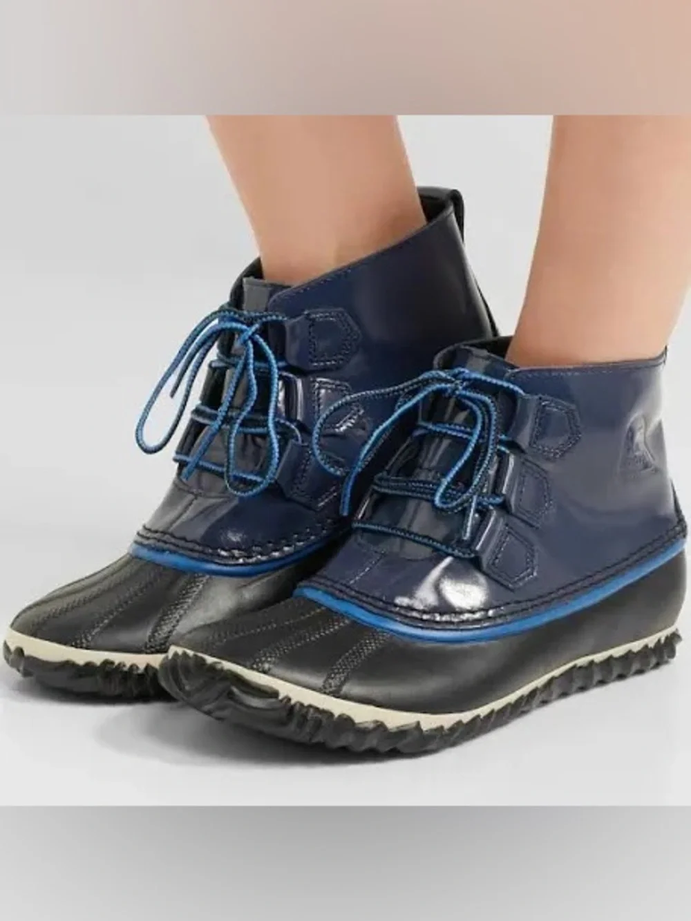 Sorel Out 'N About Rain Boots in the Nocturnal Blue/Black colorway Size 9